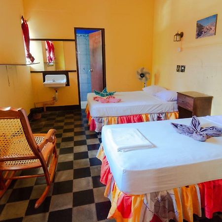 Hostal Lazybones León 外观 照片